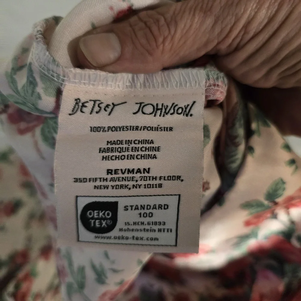 Betsey Johnson Floral Rose Pillowcase Pink Burgundy Cottagecore Shabby Chic 1pc